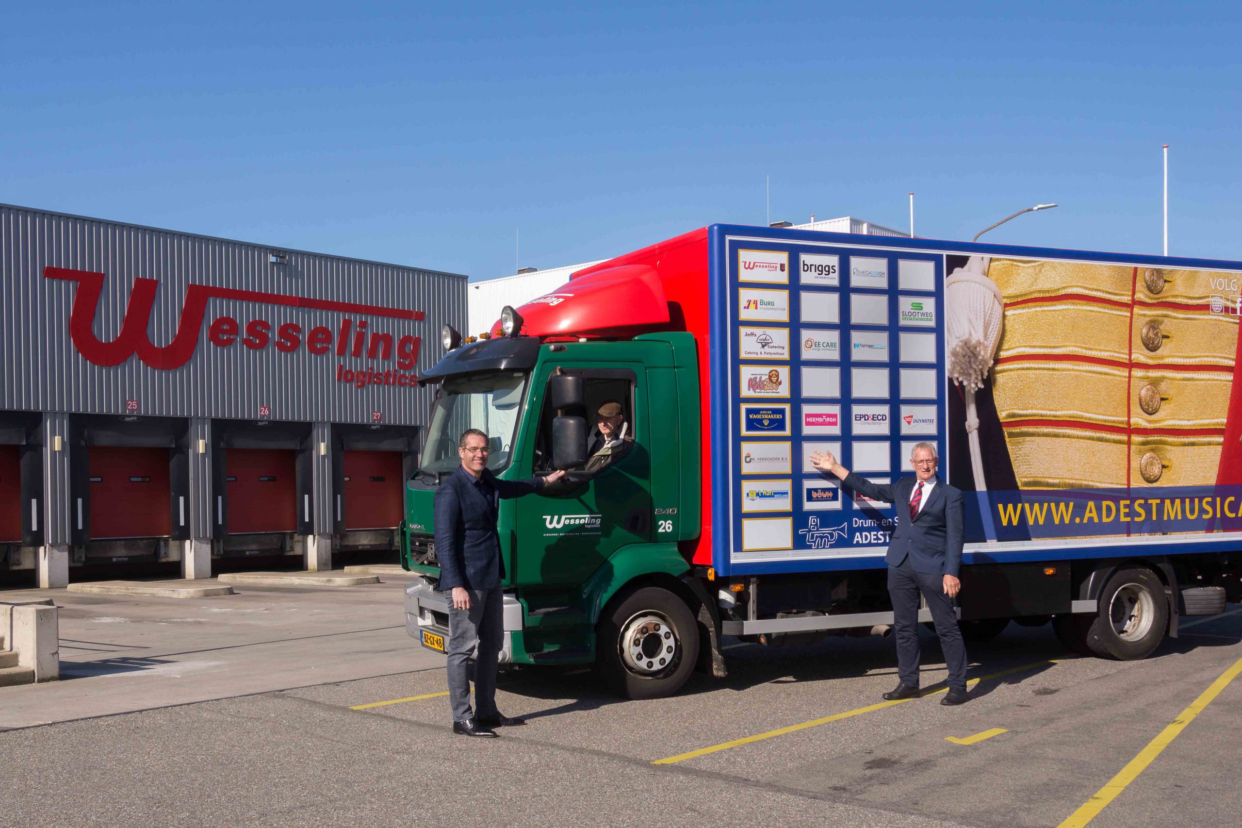 Nieuwe vrachtwagen voor Adest Musica