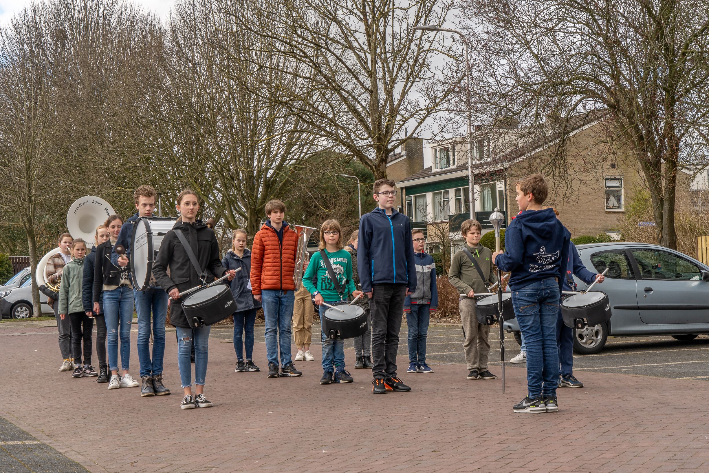 Jeugd start  met exerceren