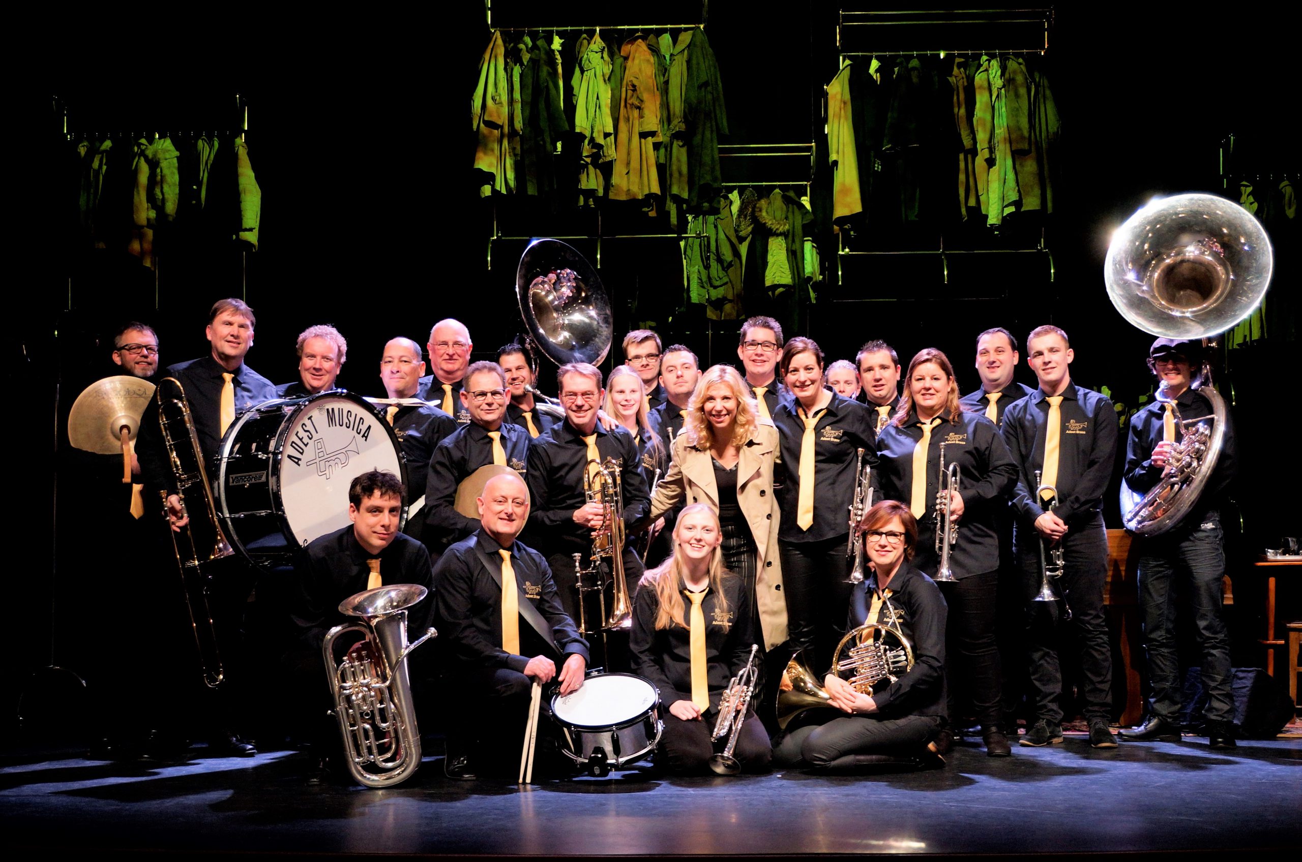 Drum- en Showband Adest Musica