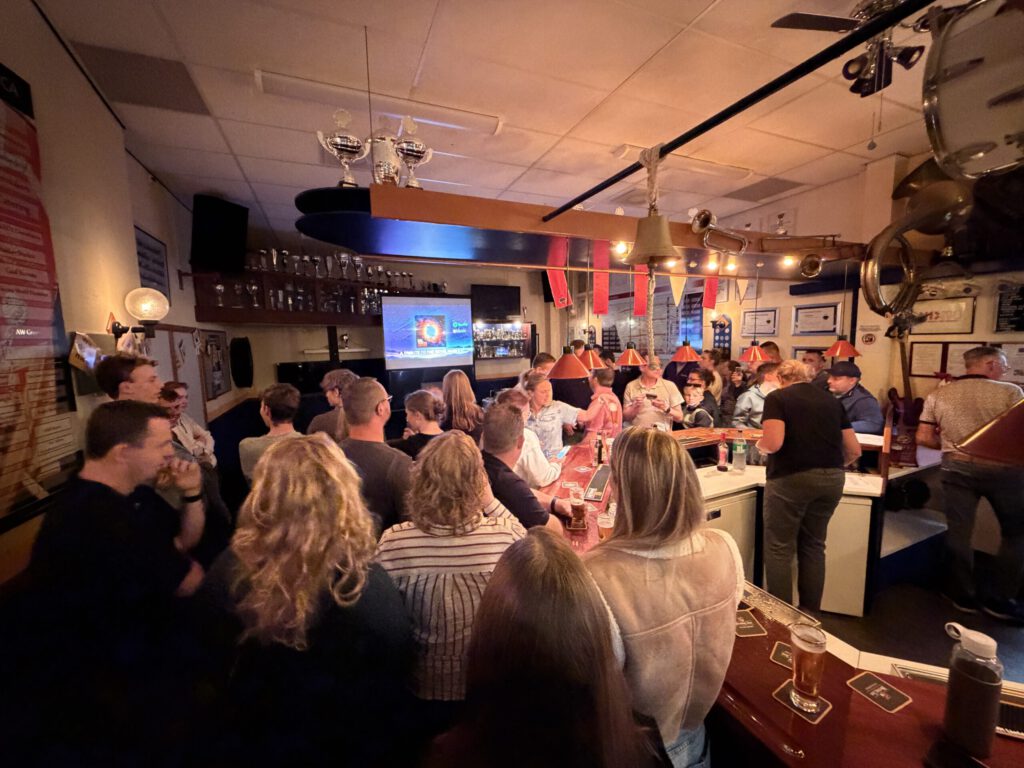 Presentatie in bar clubhuis