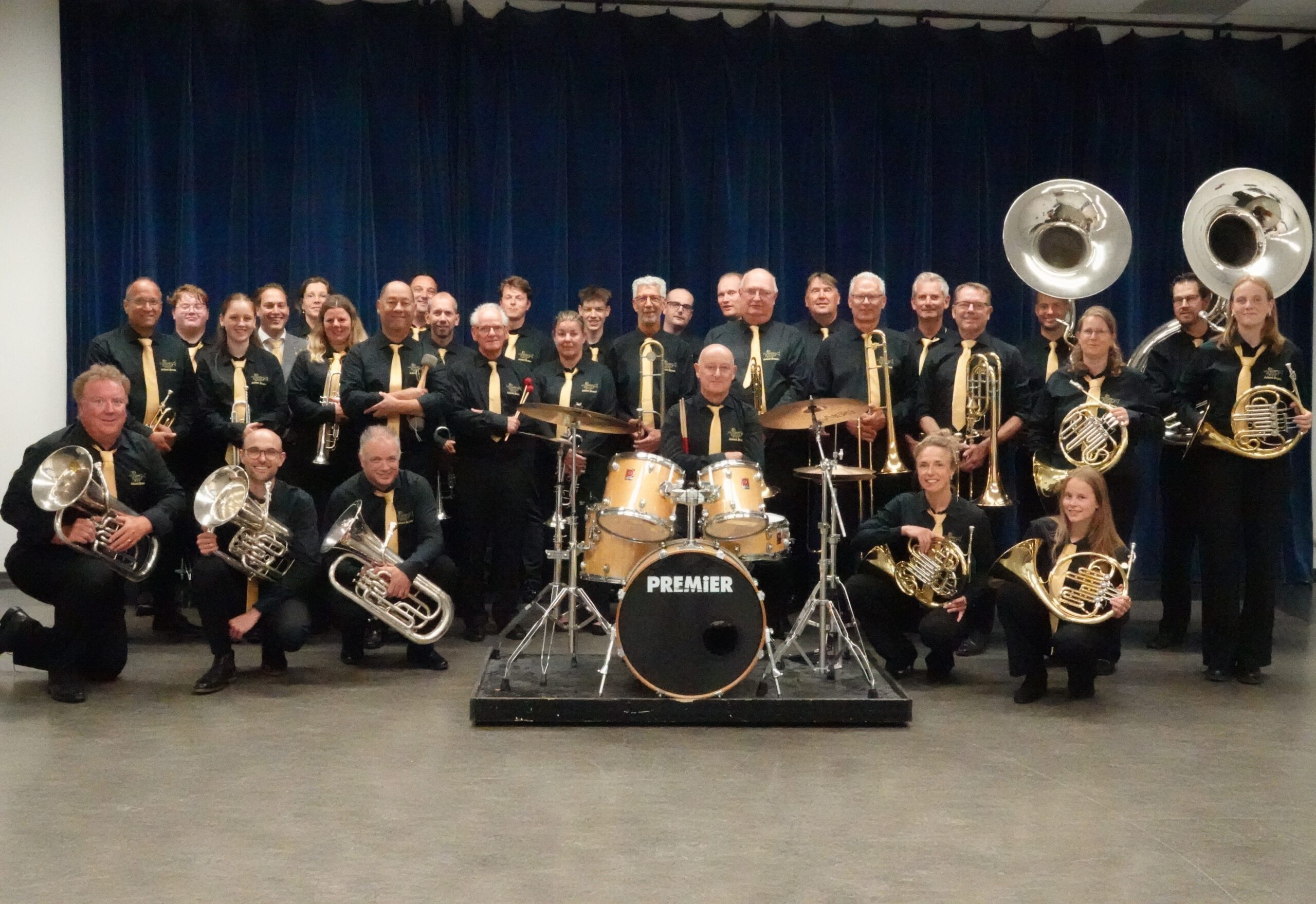 Drum- en Showband Adest Musica